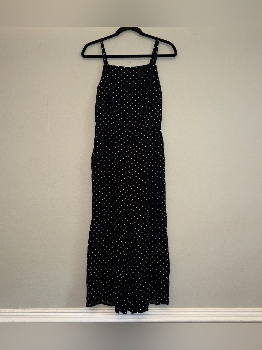 OLD NAVY Black & white polka dot jumpsuit sz S ✨